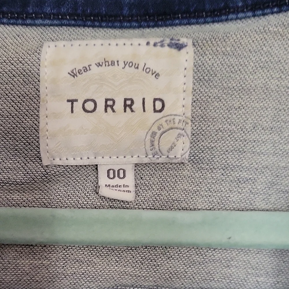 Torrid Blue Jean Jacket Size 00 - Picture 2 of 8